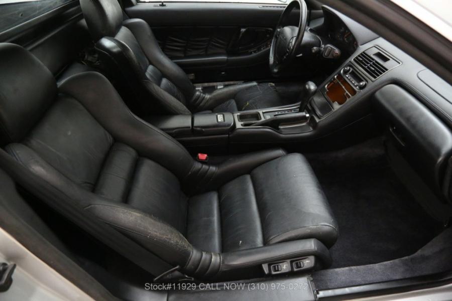 Интерьер Acura NSX 1993 года  (фото 23 из 37)